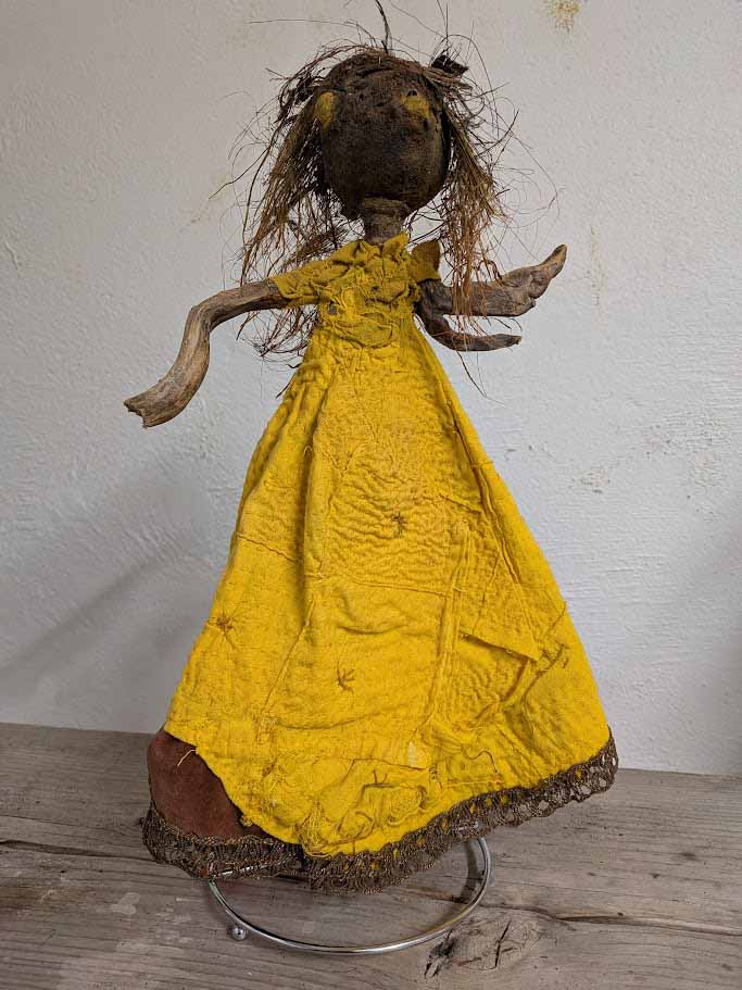 Poupée jaune 1 by Annie Vernay Nouri